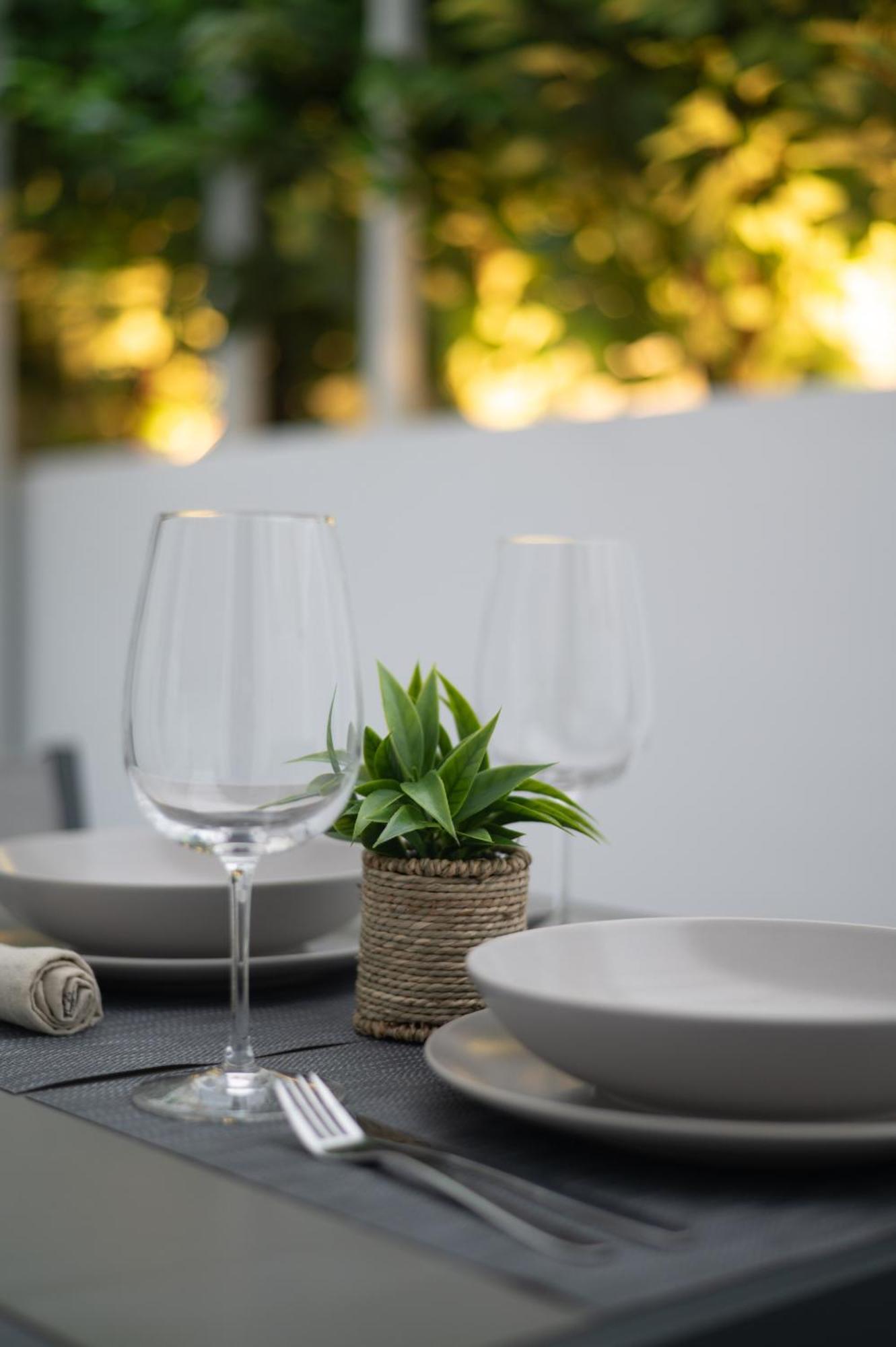 Honey Oak & Cream Patio By Nest Apartment Thessaloniki Exterior photo