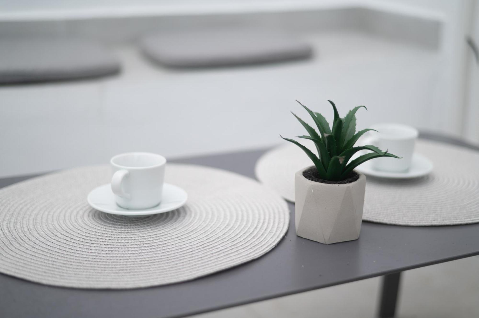 Honey Oak & Cream Patio By Nest Apartment Thessaloniki Exterior photo